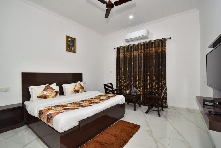 Hotel Royal Place, Tarn Taran