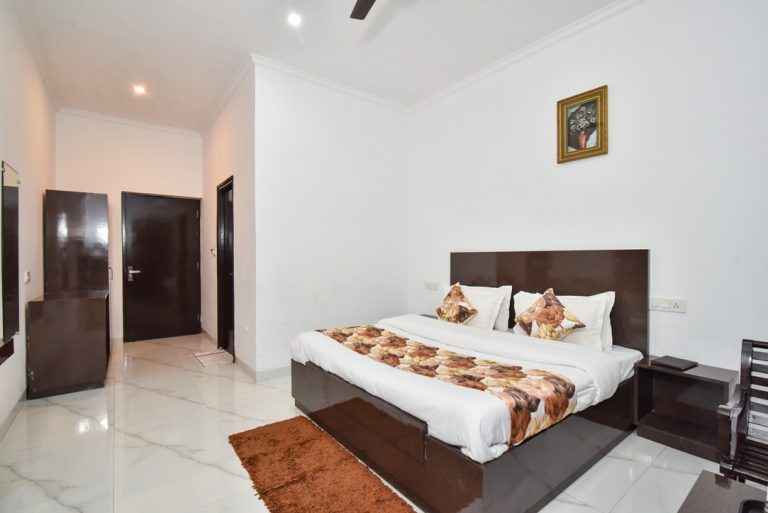 Luxury Hotel in Tarn Taran