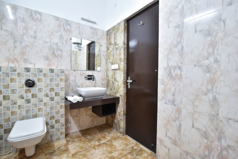 Hotel Royal Place, Tarn Taran