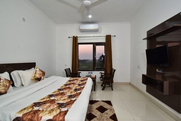 Hotel Royal Place, Tarn Taran