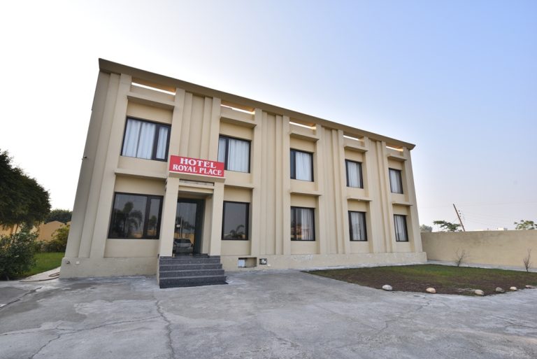 Hotel Royal Place, Tarn Taran