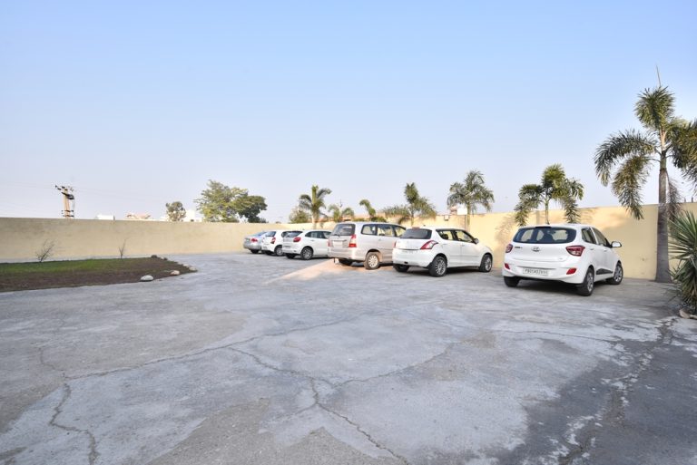 Hotel Royal Place, Tarn Taran